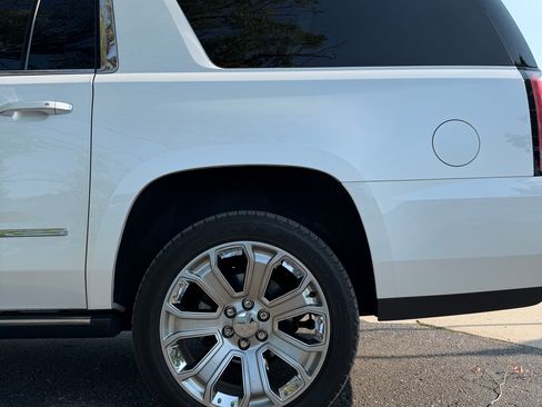 Used 2019 GMC Yukon XL Denali w/ Denali Ultimate Package AWD/4WD image 24