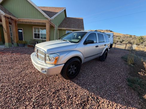 Used 2006 Dodge Durango SLT image 1