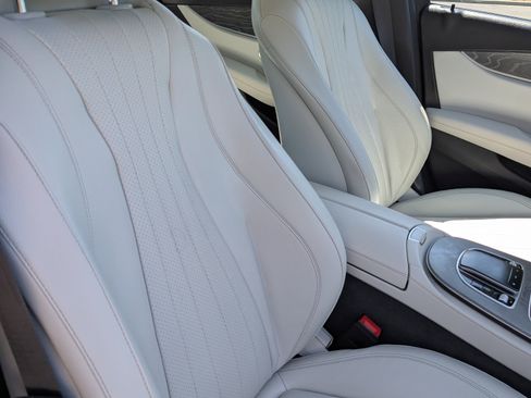 Used 2022 Mercedes-Benz E 350 Sedan image 15