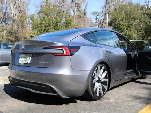 Used 2025 Tesla Model 3 Long Range image 6