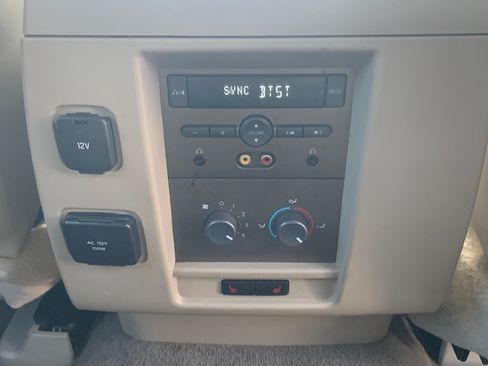 Used 2013 Lincoln Navigator 2WD w/ HD Trailer Tow Pkg image 20