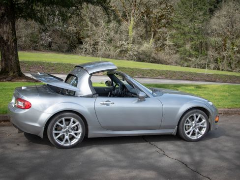 Used 2014 MAZDA MX-5 Miata Grand Touring w/ Premium Package image 11