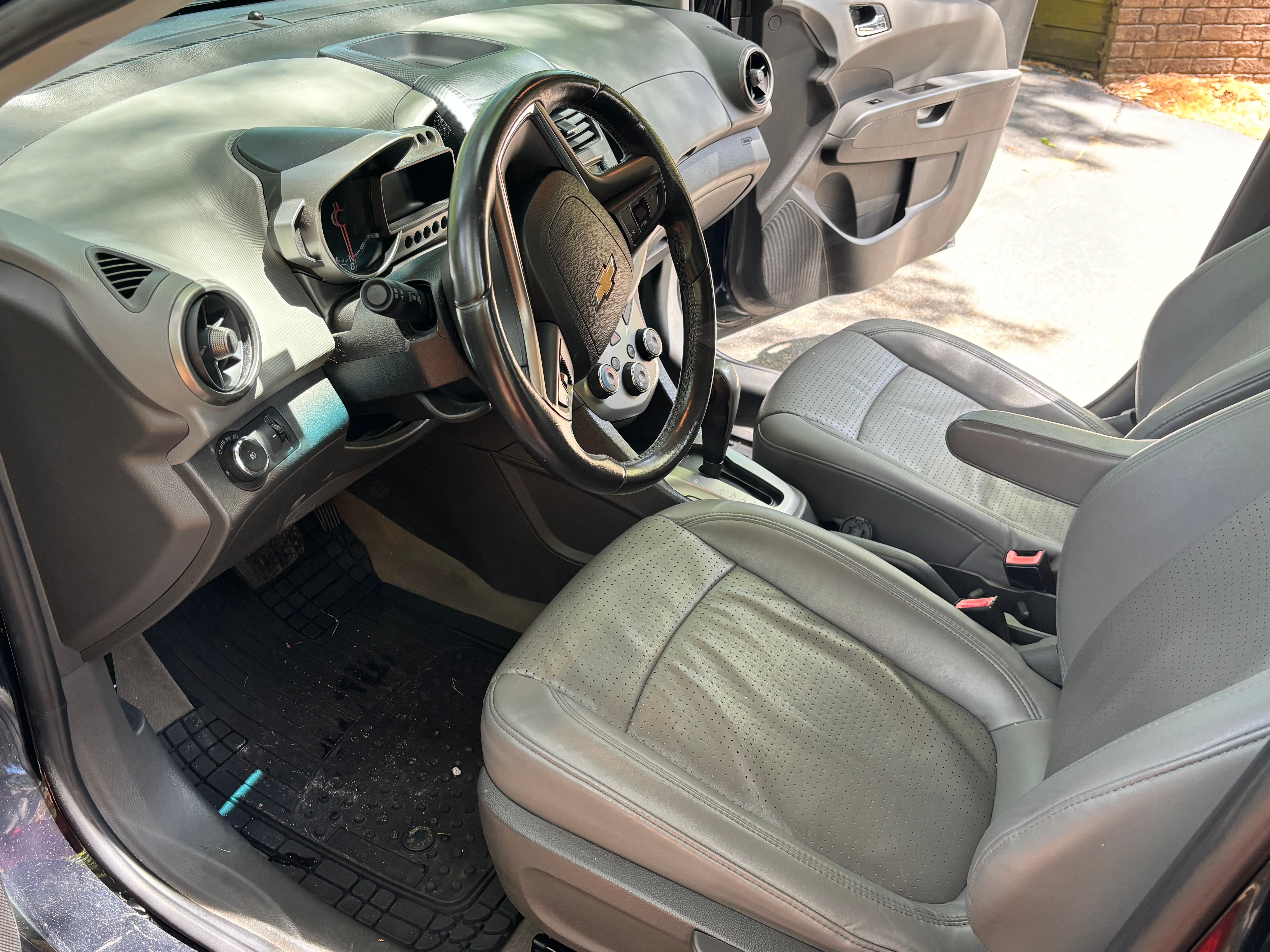 Used 2013 Chevrolet Sonic LTZ FWD image 2