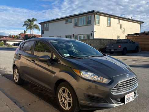 Used 2019 Ford Fiesta SE image 1