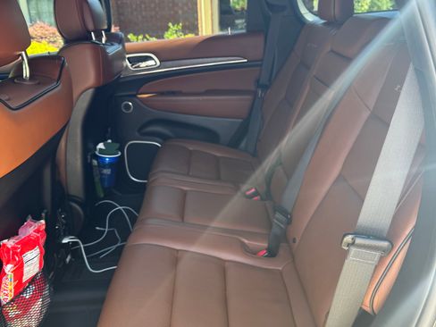 Used 2018 Jeep Grand Cherokee Summit AWD/4WD image 9