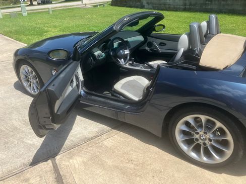Used 2003 BMW Z4 2.5i image 6