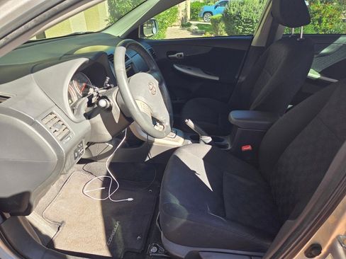 Used 2010 Toyota Corolla image 14