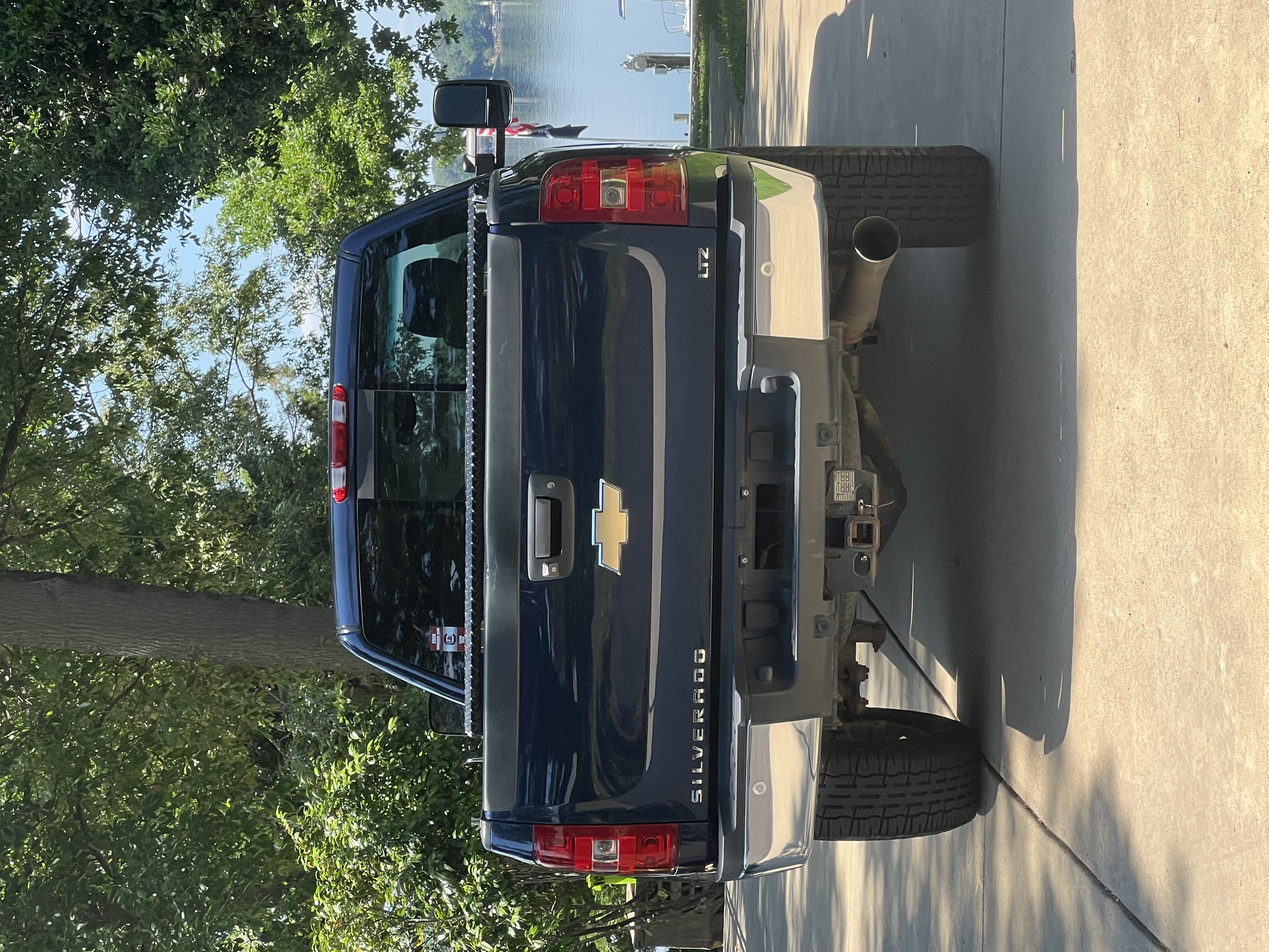 Used 2011 Chevrolet Silverado 2500 LTZ w/ LTZ Plus Package AWD/4WD image 18