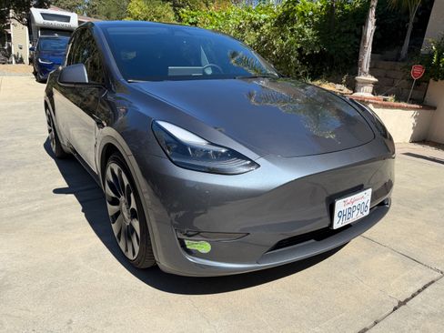 Used 2023 Tesla Model Y Performance AWD/4WD image 5