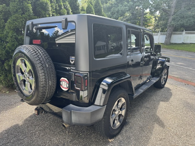 Used 2016 Jeep Wrangler Unlimited Sahara w/ Dual Top Group AWD/4WD image 12