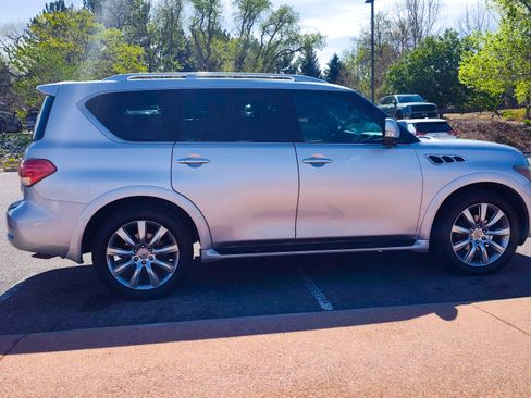 Used 2012 INFINITI QX56 4WD w/ Deluxe Touring Pkg image 10