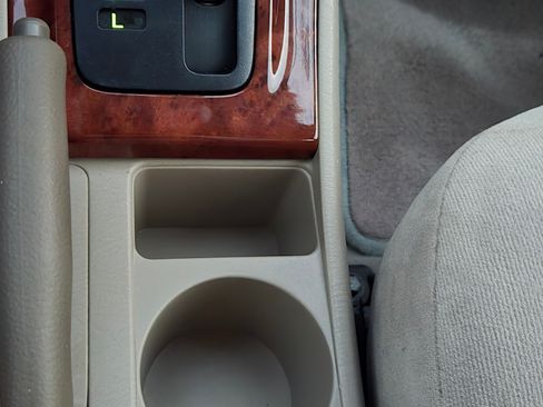 Used 2005 Toyota Corolla LE image 6