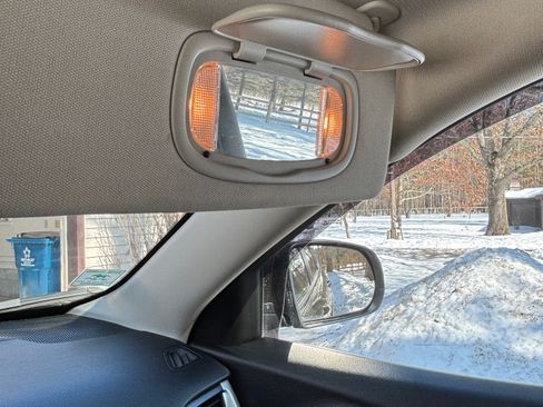 Used 2016 Jeep Cherokee Limited image 19