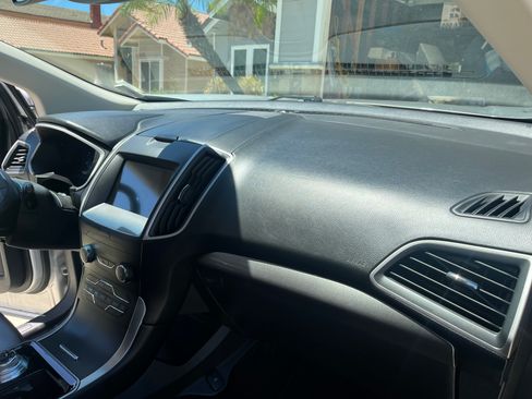 Used 2019 Ford Edge SEL w/ Equipment Group 201A FWD image 14