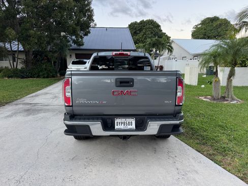 Used 2018 GMC Canyon SLT w/ Driver Alert Package AWD/4WD image 9