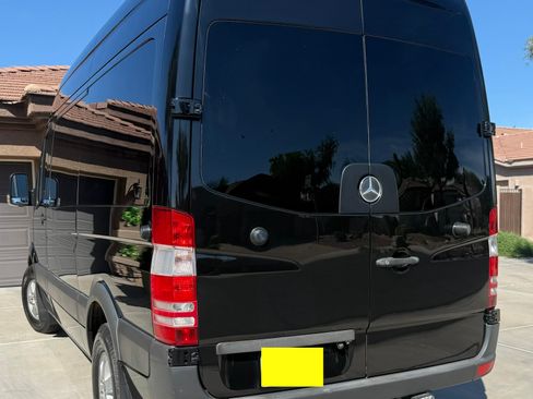 Used 2011 Mercedes-Benz Sprinter 2500 image 4