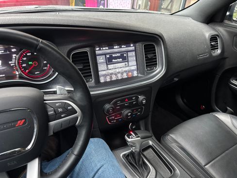 Used 2017 Dodge Charger SXT w/ Plus Group image 13