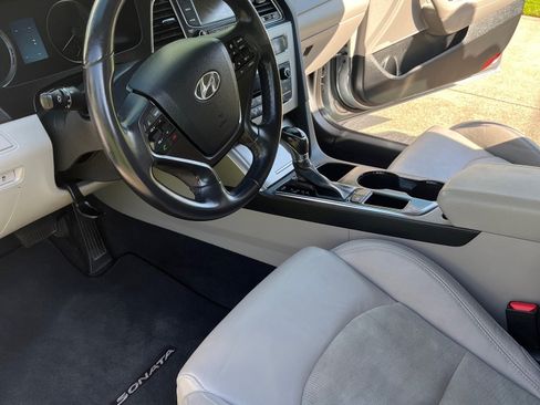 Used 2015 Hyundai Sonata Sport w/ Option Group 03 image 11