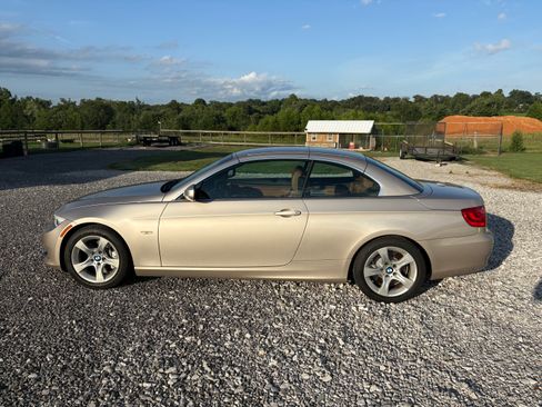 Used 2013 BMW 335i Convertible RWD image 4