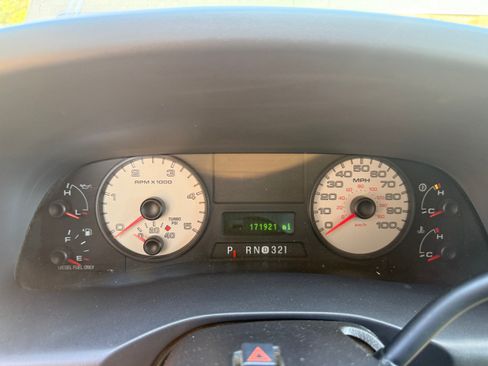 Used 2005 Ford F350 Lariat AWD/4WD image 21