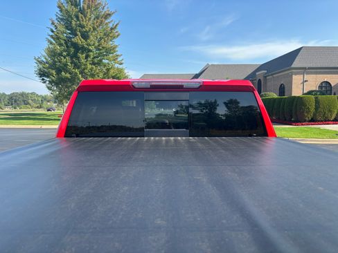 Used 2022 GMC Sierra 1500 Elevation w/ Elevation Premium Package AWD/4WD image 17