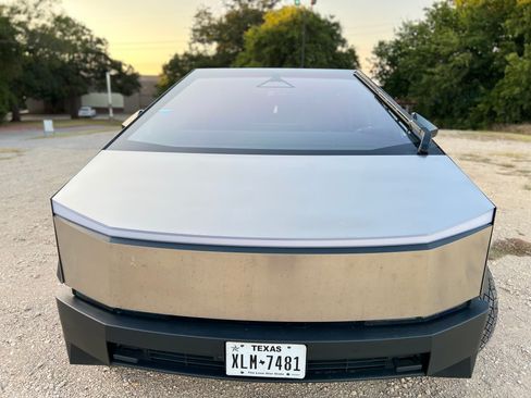 Used 2025 Tesla Cybertruck AWD Crew Cab image 15
