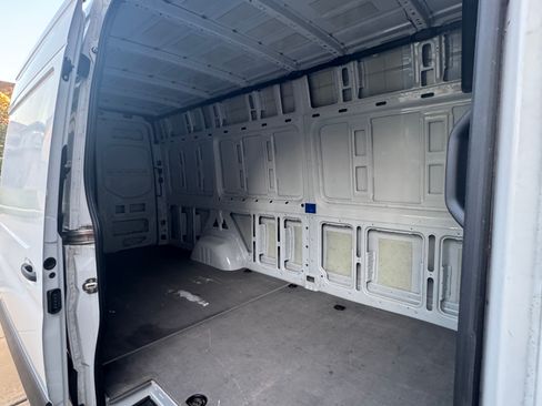Used 2021 Mercedes-Benz Sprinter 2500 image 15