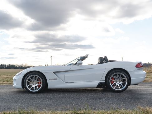 Used 2004 Dodge Viper SRT-10 image 12