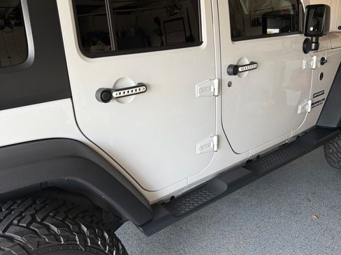Used 2017 Jeep Wrangler Unlimited Sport w/ Quick Order Package 24S AWD/4WD image 19