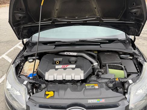 Used 2013 Ford Focus ST image 16