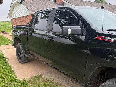 Used 2021 Chevrolet Silverado 1500 LT Trail Boss w/ LT Trail Boss Premium Package AWD/4WD image 2