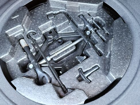 Used 2011 Hyundai Equus Ultimate image 18