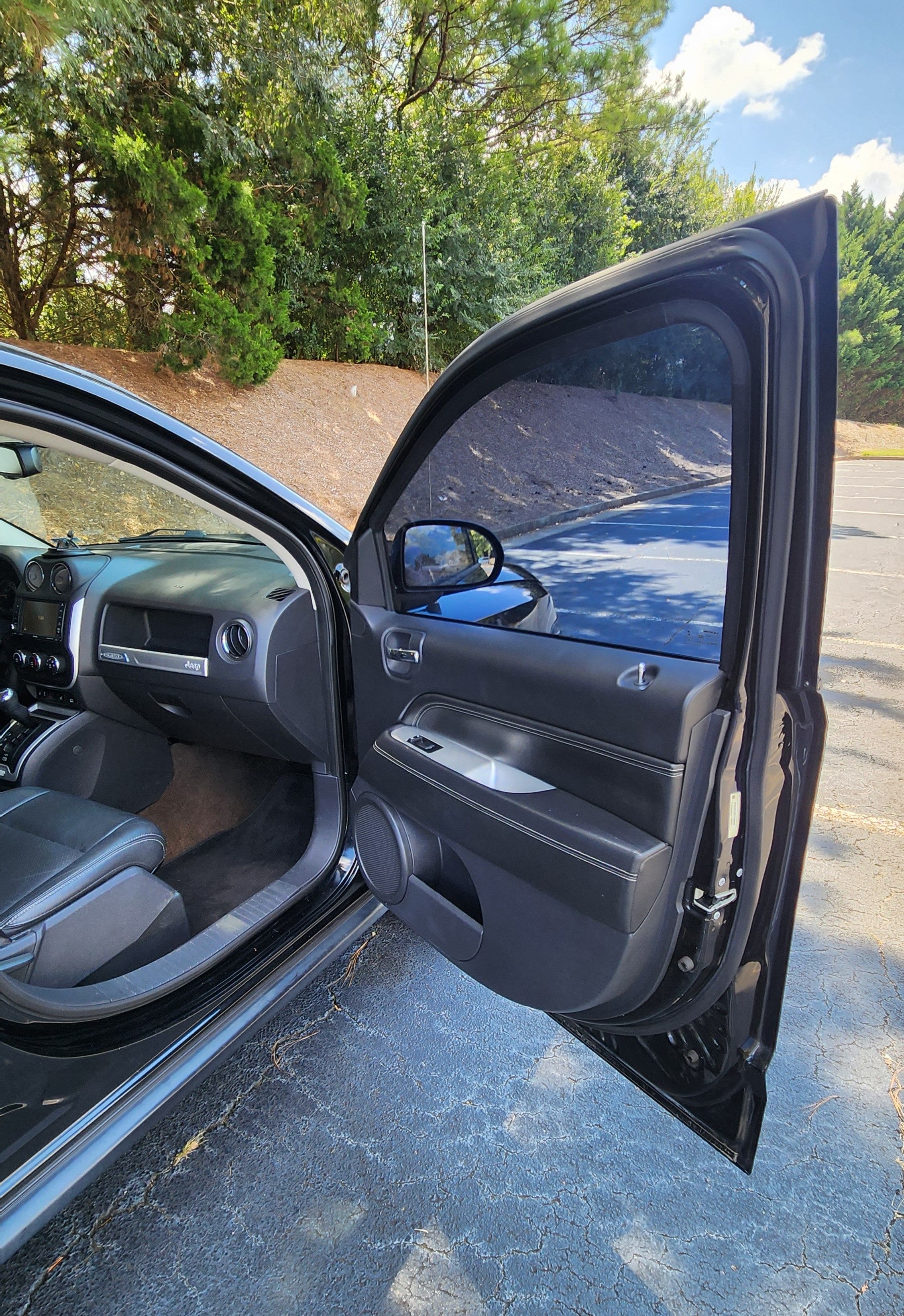 Used 2015 Jeep Compass High Altitude FWD image 14