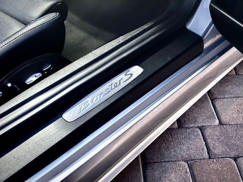 Used 2017 Porsche 718 Boxster S image 15