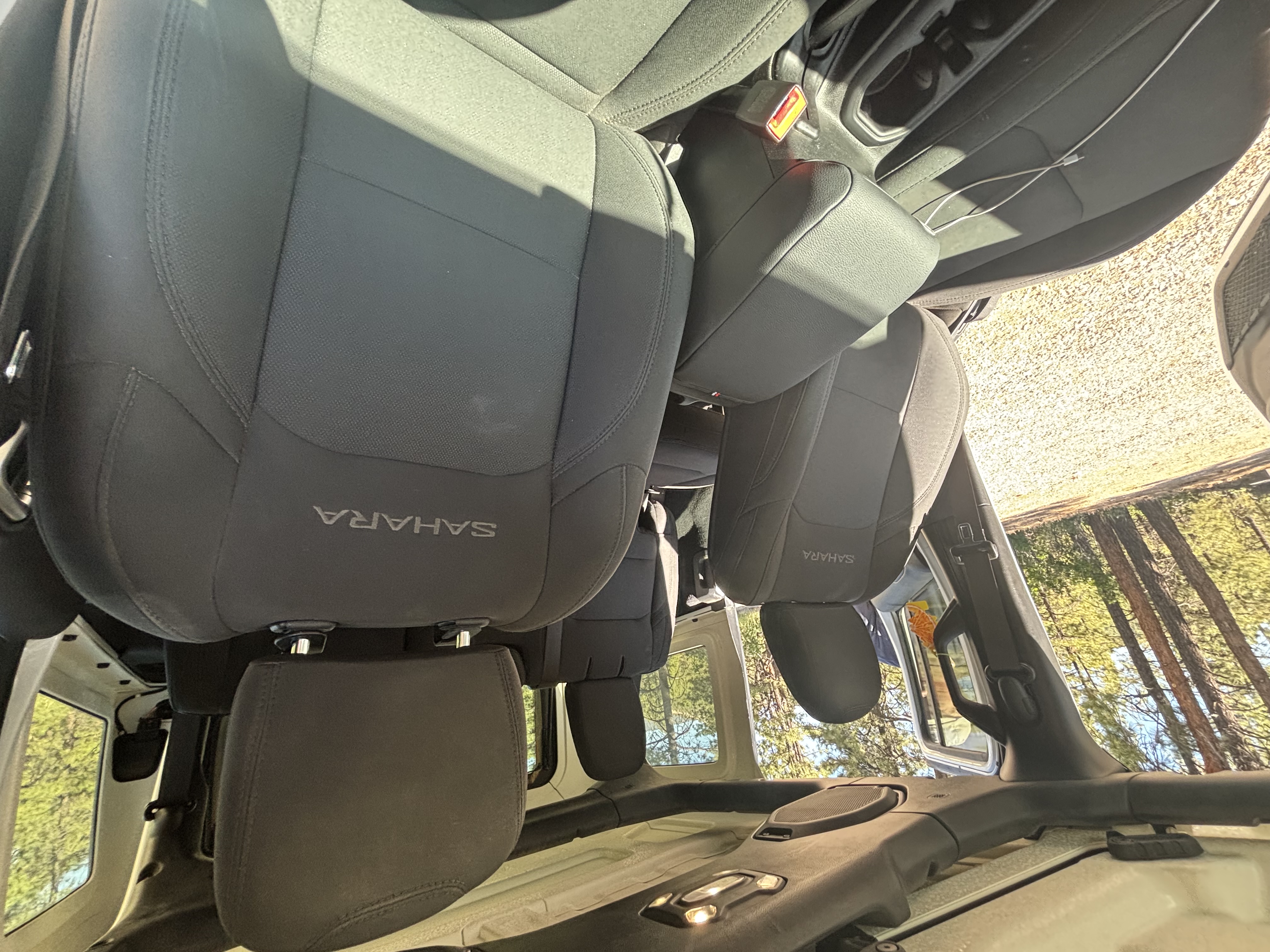 Used 2019 Jeep Wrangler Unlimited Sahara w/ Safety Group AWD/4WD image 12