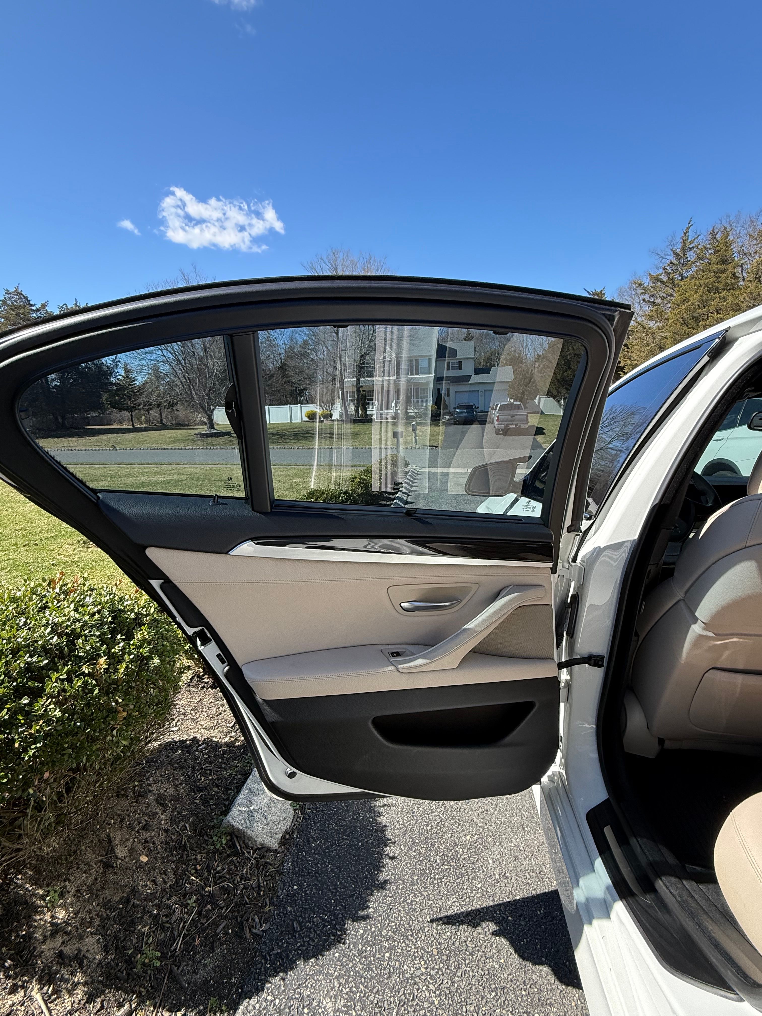 Used 2012 BMW 550i xDrive Sedan AWD/4WD image 12