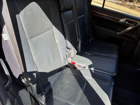 Used 2015 Lexus GX 460 w/ Premium Package image 20