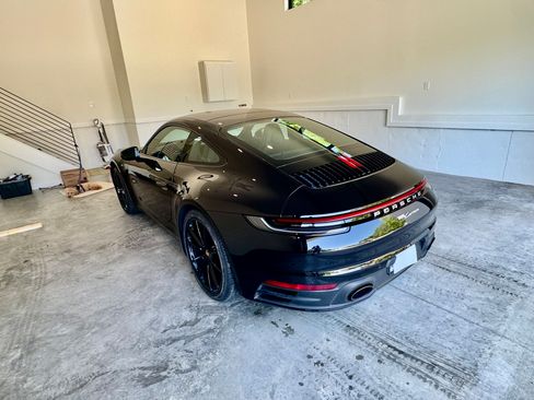 Used 2022 Porsche 911 Carrera image 11