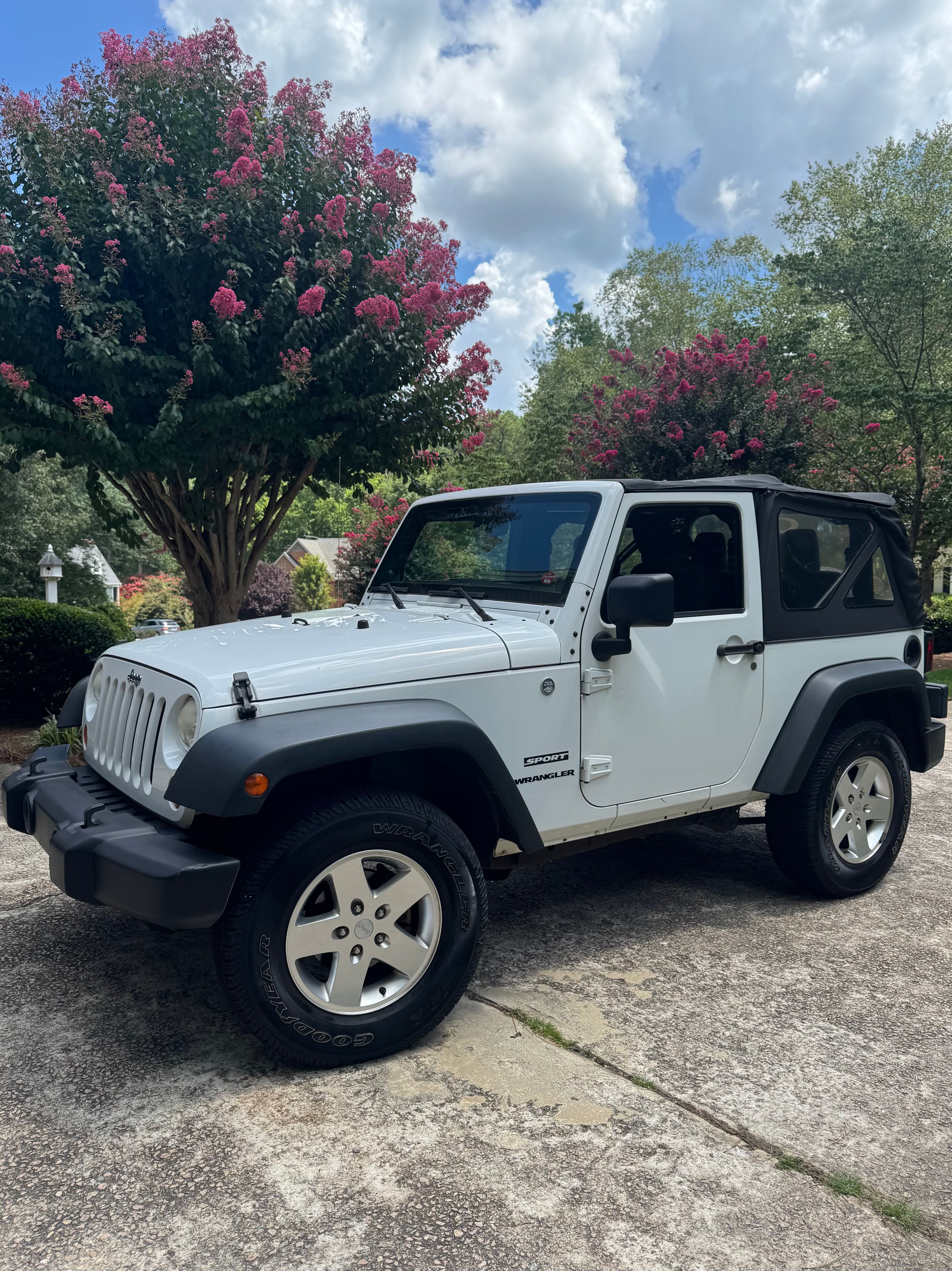 Used 2011 Jeep Wrangler Sport AWD/4WD image 2