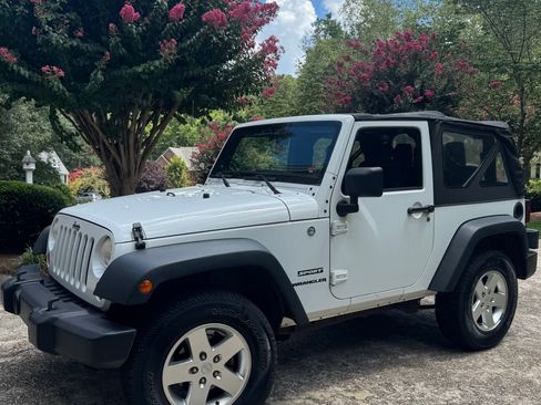Used 2011 Jeep Wrangler Sport AWD/4WD image 2