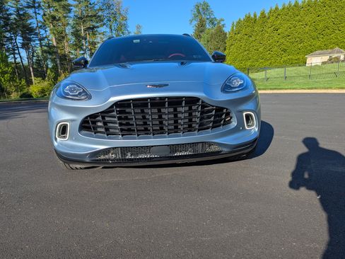 Used 2021 Aston Martin DBX AWD/4WD image 11