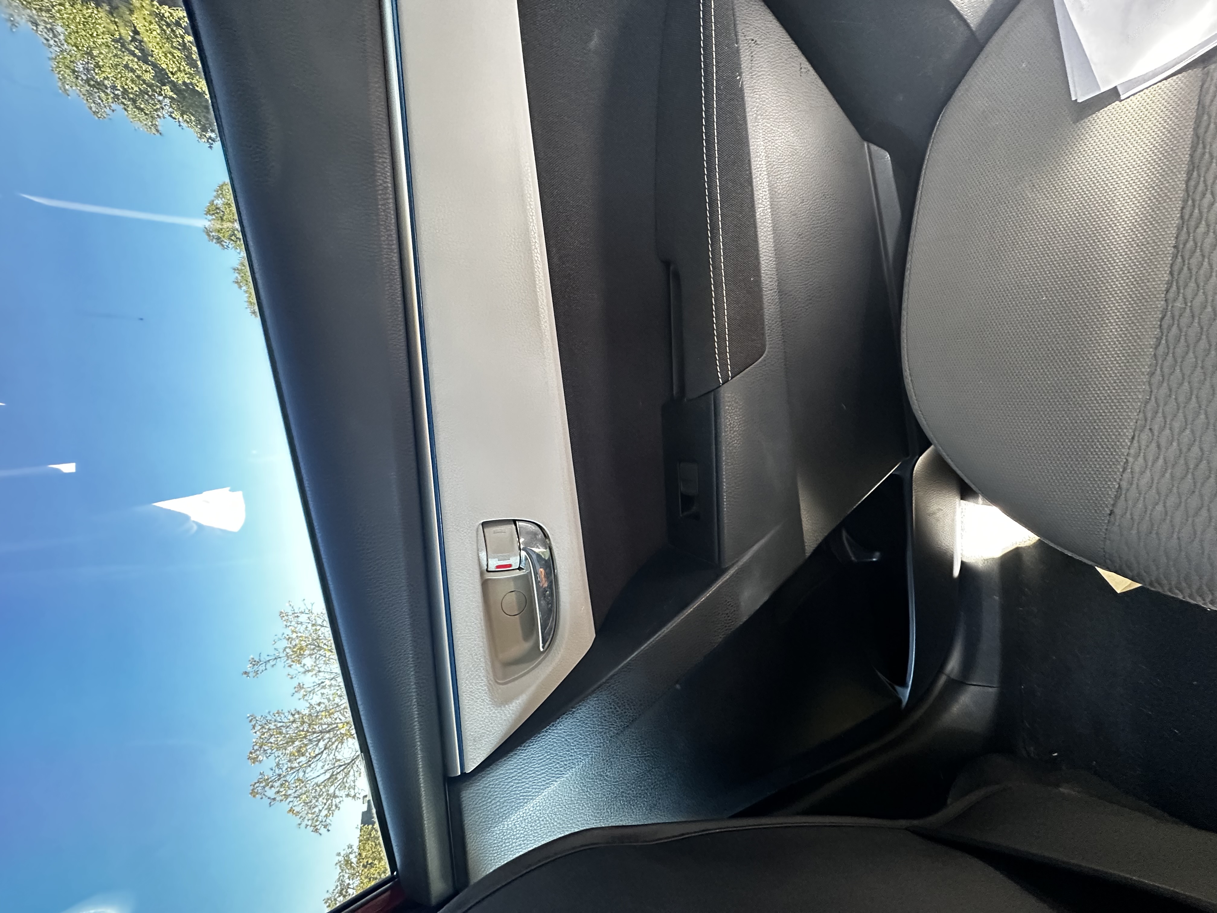 Used 2014 Toyota Corolla LE FWD image 20
