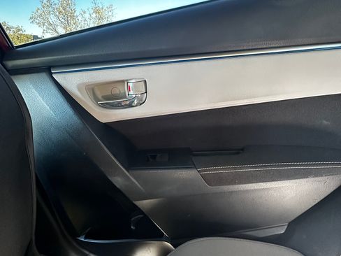 Used 2014 Toyota Corolla LE image 20