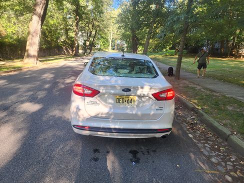 Used 2014 Ford Fusion SE image 8