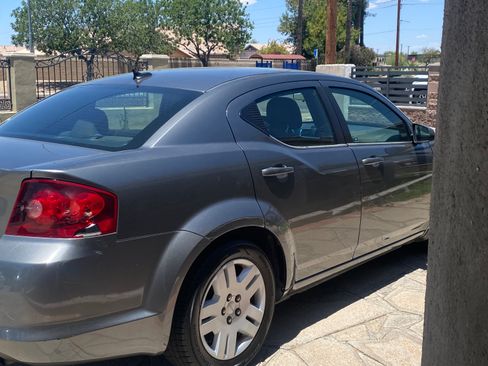Used 2013 Dodge Avenger SE FWD image 5