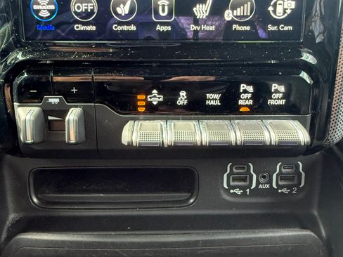 Used 2020 RAM 1500 Limited w/ Black Appearance Package image 22