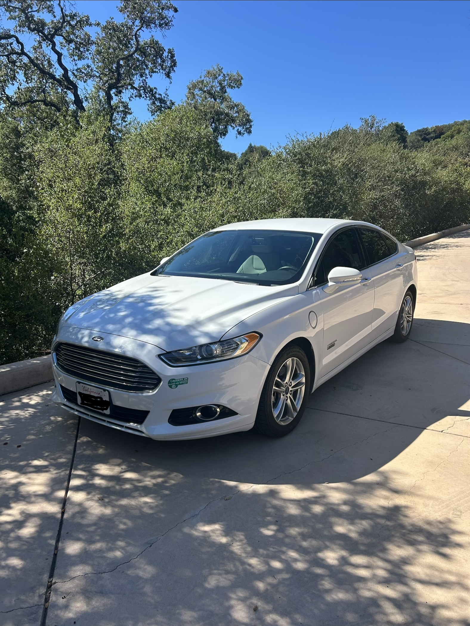Used 2016 Ford Fusion Energi Titanium FWD image 1