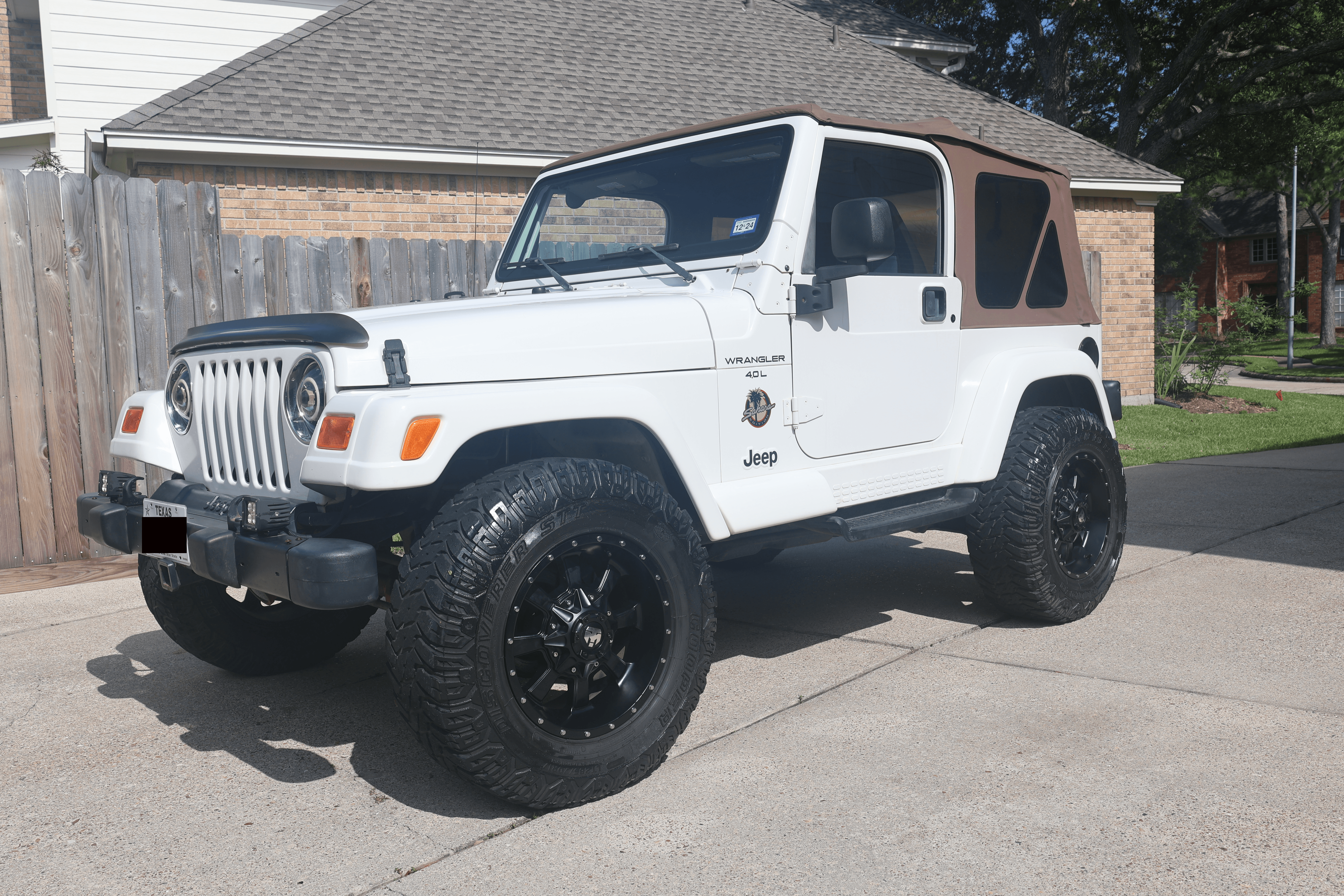 Used 2000 Jeep Wrangler Sahara AWD/4WD image 2