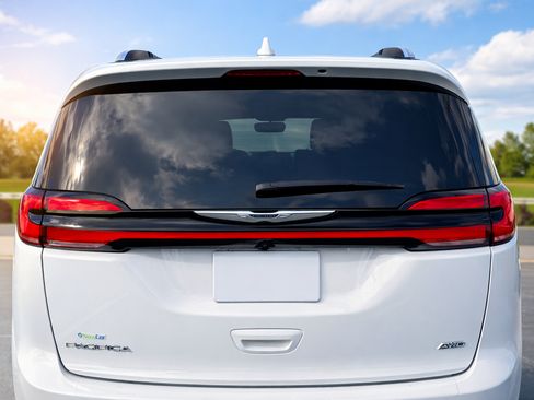 Used 2021 Chrysler Pacifica Pinnacle image 9