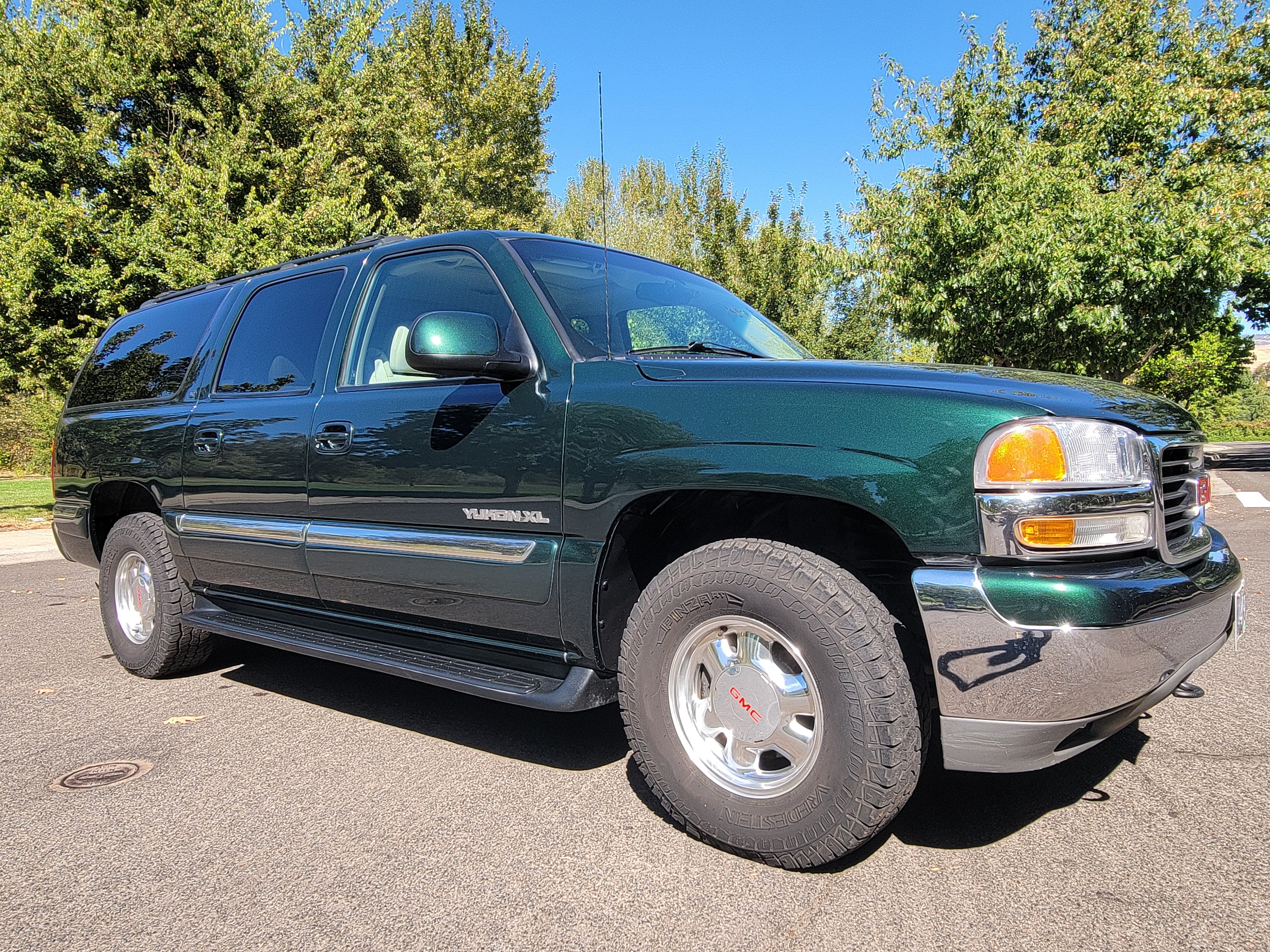 Used 2001 GMC Yukon XL SLT AWD/4WD image 6